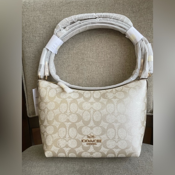 NWT！COACH ZIP TOP SHOULDER BAG IN SIGNATURE CANVAS（COACH CW391）